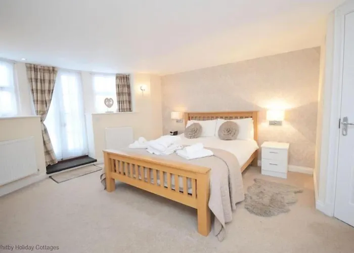 Exceptional Two-Bedroom Accommodation In Central Whitby With Parking And Stunning Views